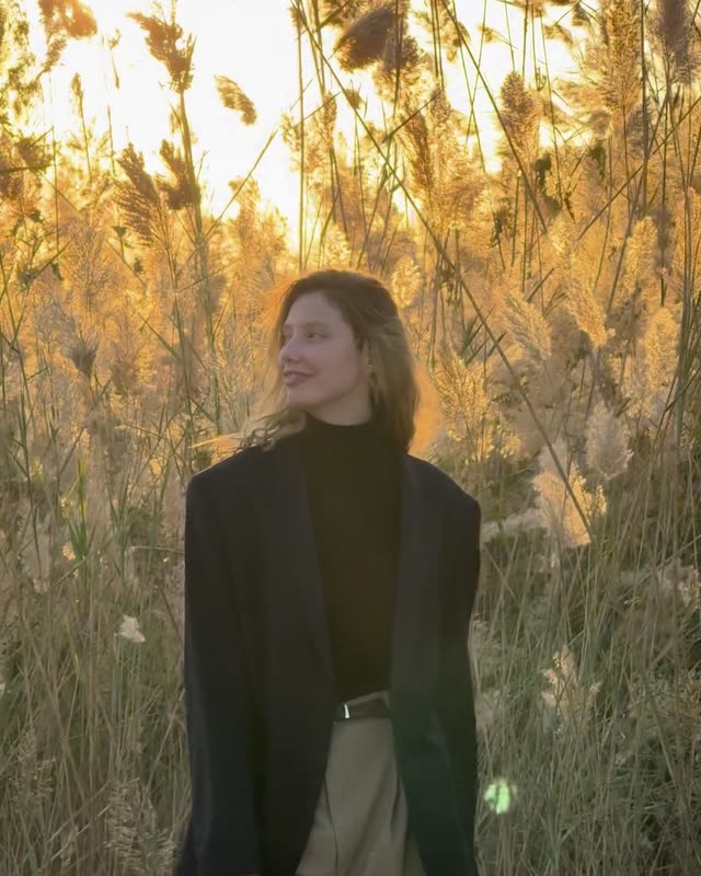 Anna Elef, in the reeds